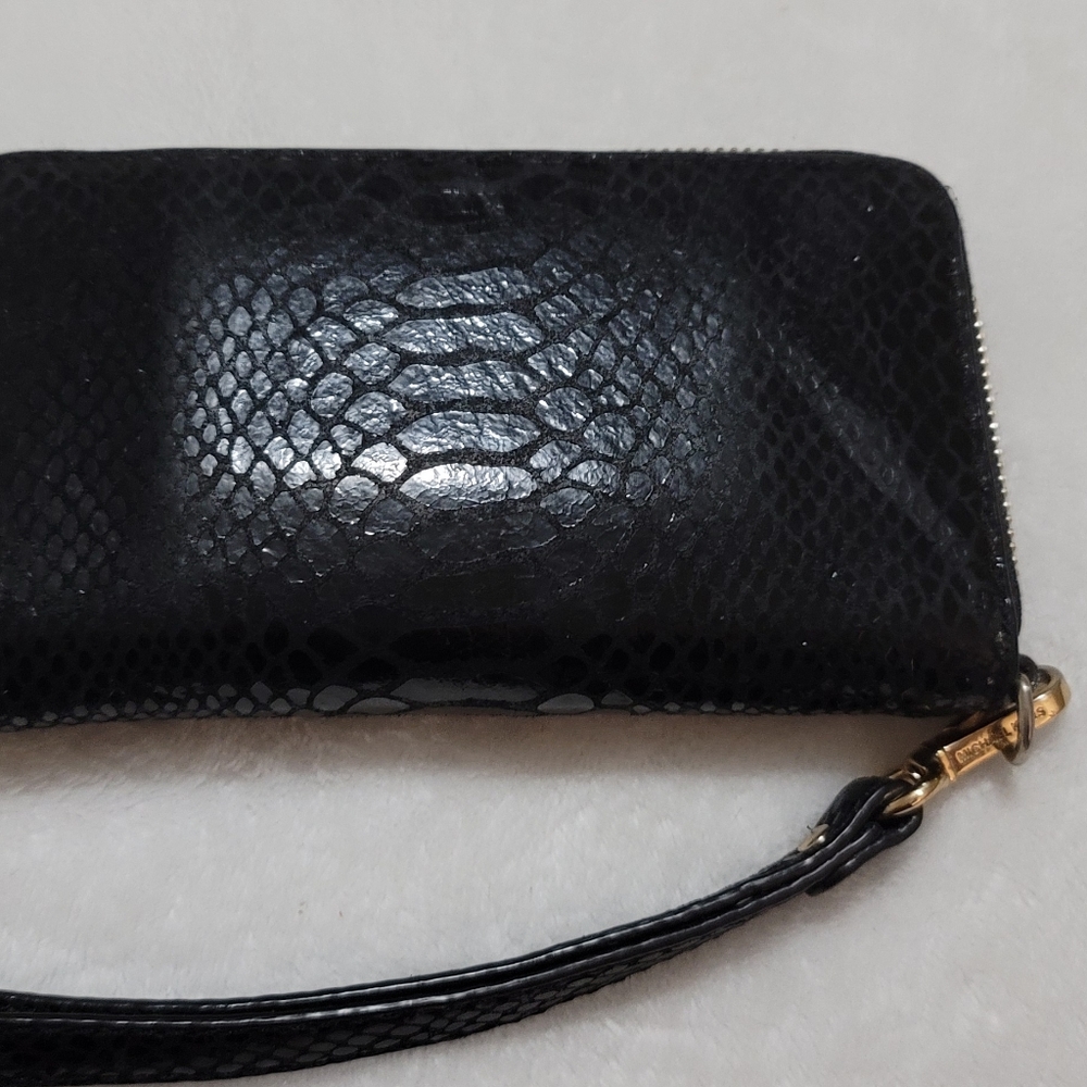 Micheal Kors Wallet - Picture 3 of 3